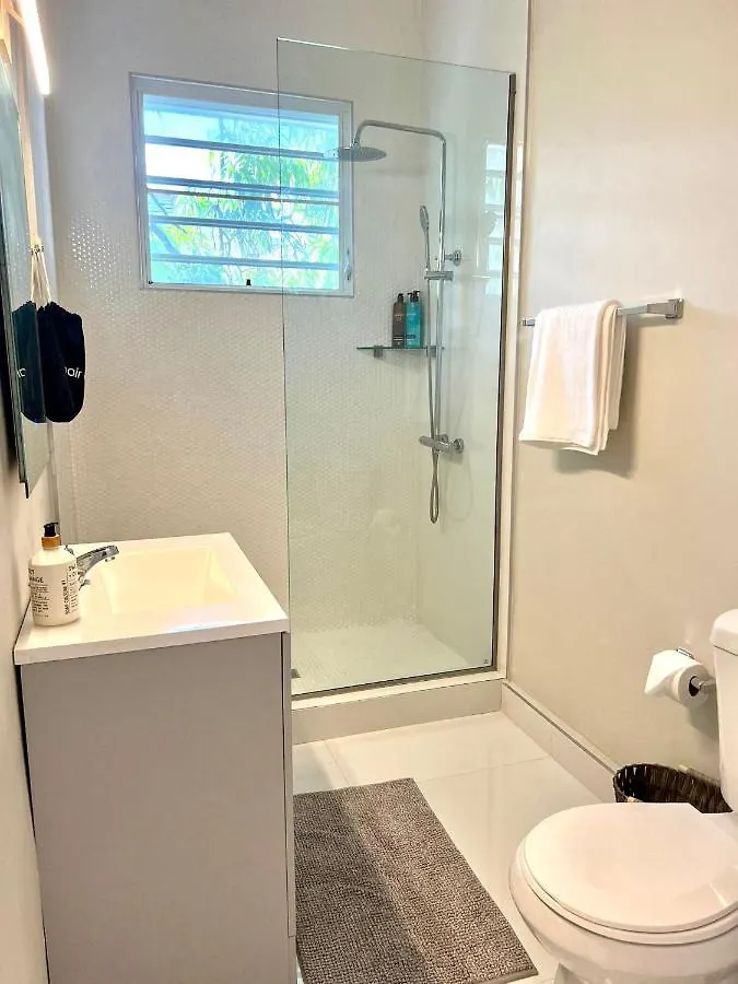 Breathtaking 2-Bedroom Beachside Apartment 산후안