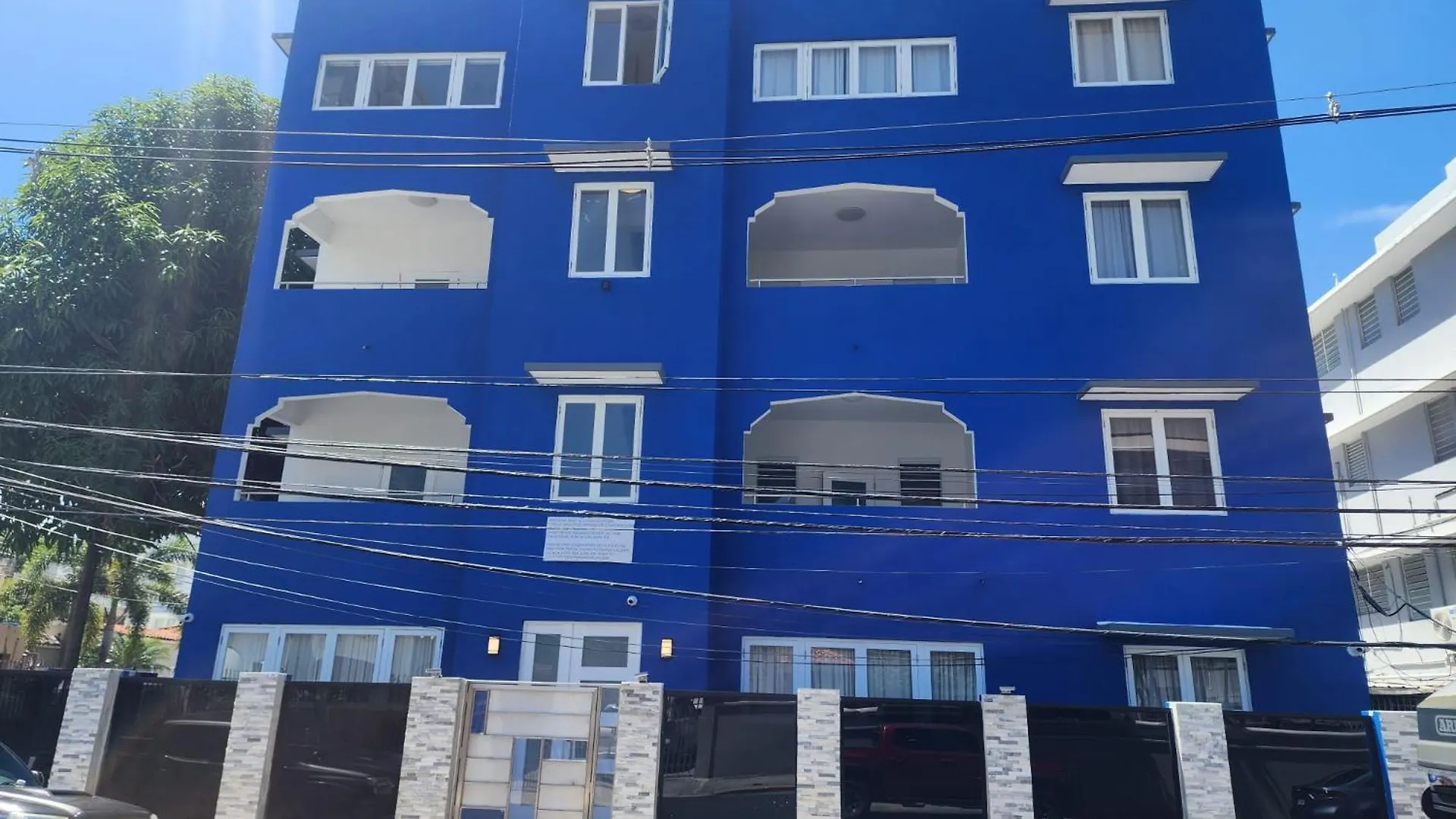 Breathtaking 2-Bedroom Beachside Apartment Сан-Хуан